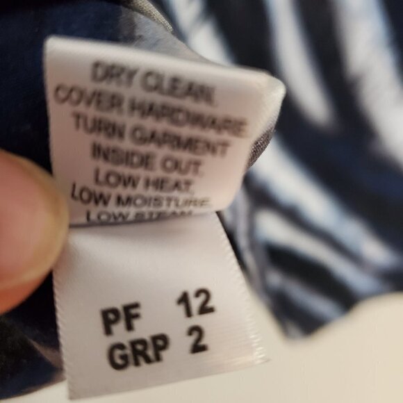 St. John Silk Blouse Size 4 tie Dye Cowl Neck Black Blue White Zebra Animal - Picture 9 of 14